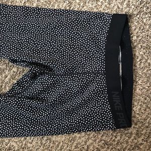 High waisted Nike Pro polka dot leggings
